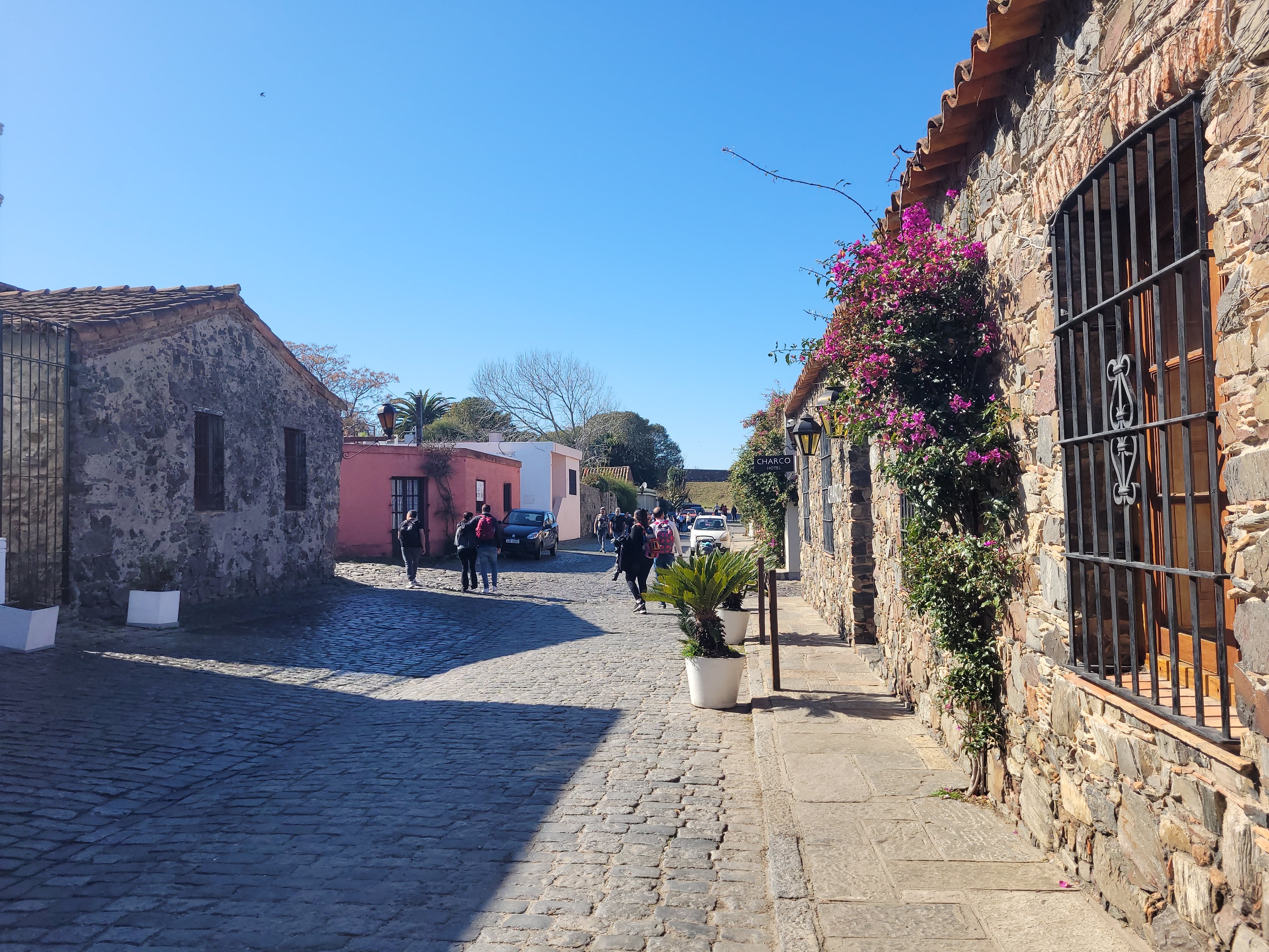 Faro de Colonia del Sacramento sobre las ruinas del convento de San Francisco